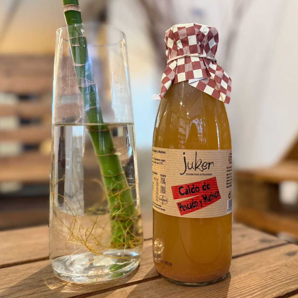 Juker, caldo de pescado y marisco. Despensa del Ebro.