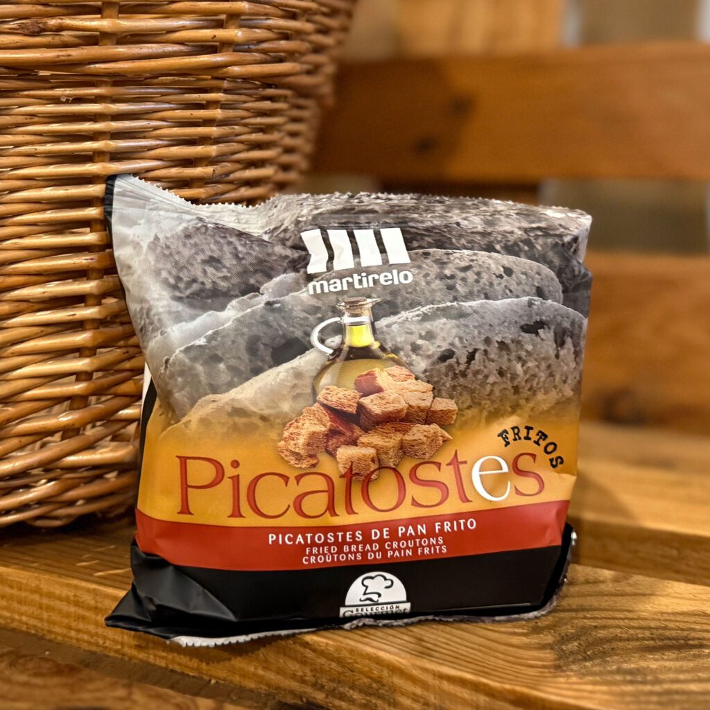 Martirelo, picatostes de pan frito. Despensa del Ebro.